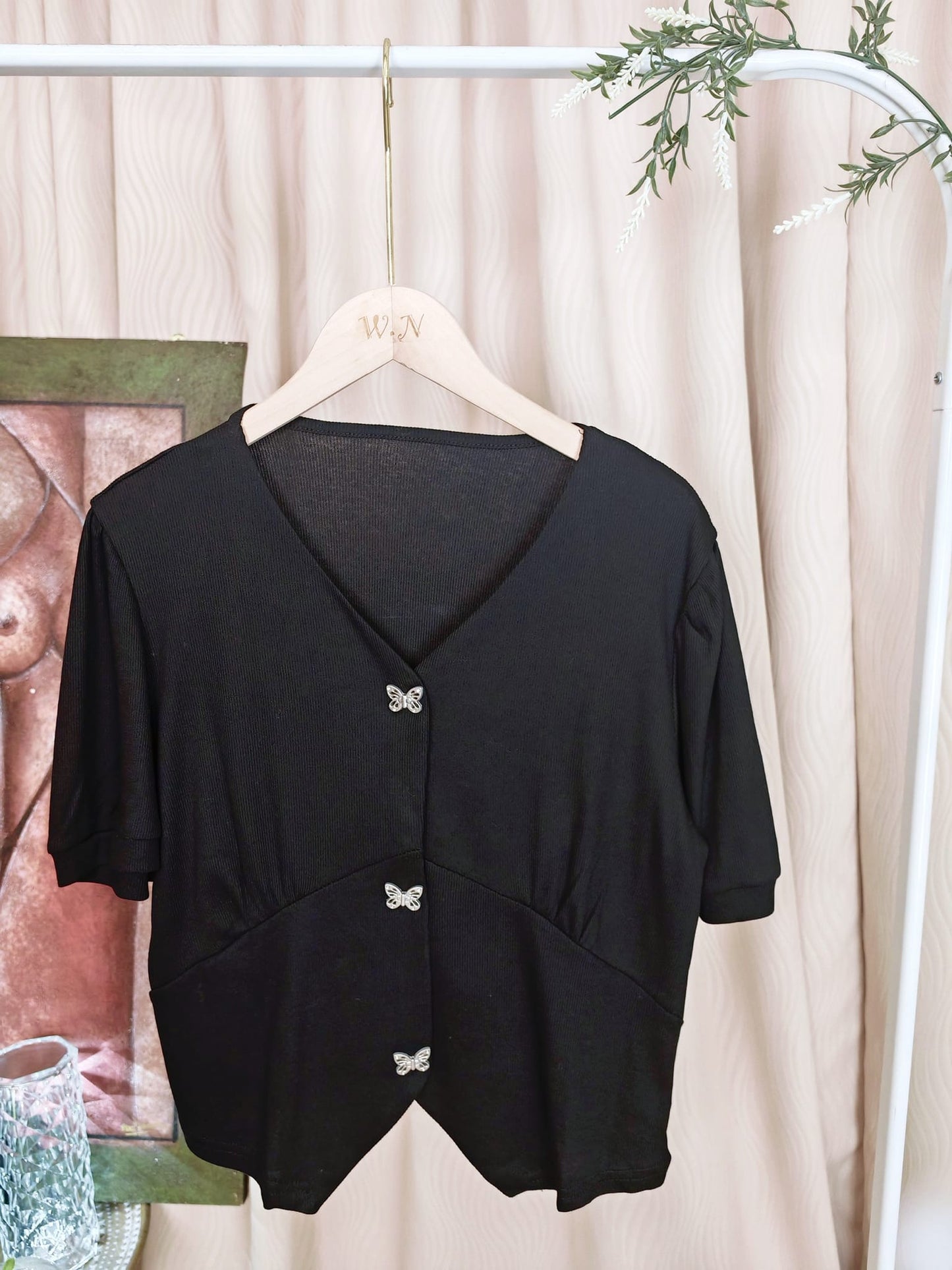 T4786 设计款V领 Short Sleeve Shirt