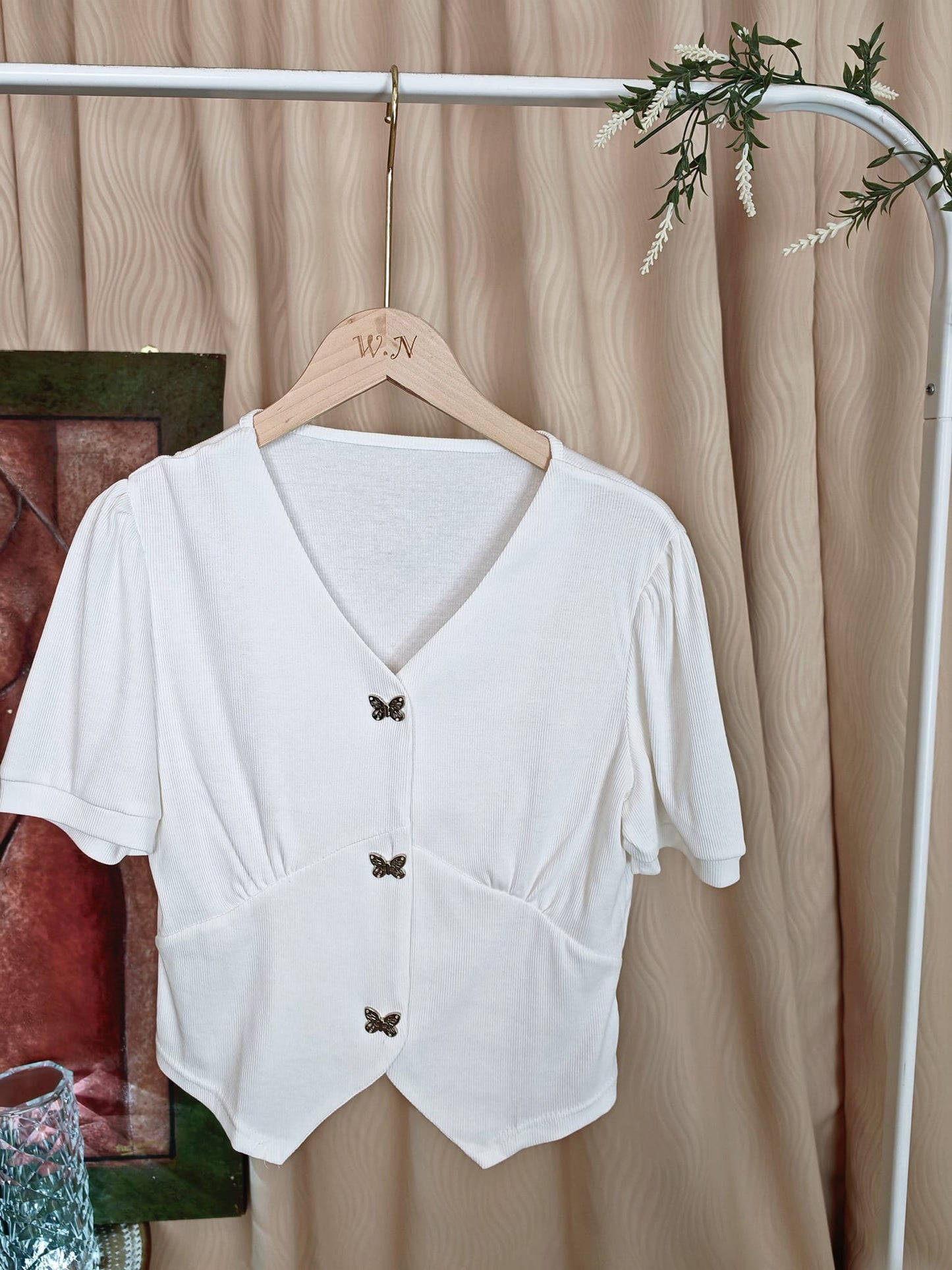 T4786 设计款V领 Short Sleeve Shirt