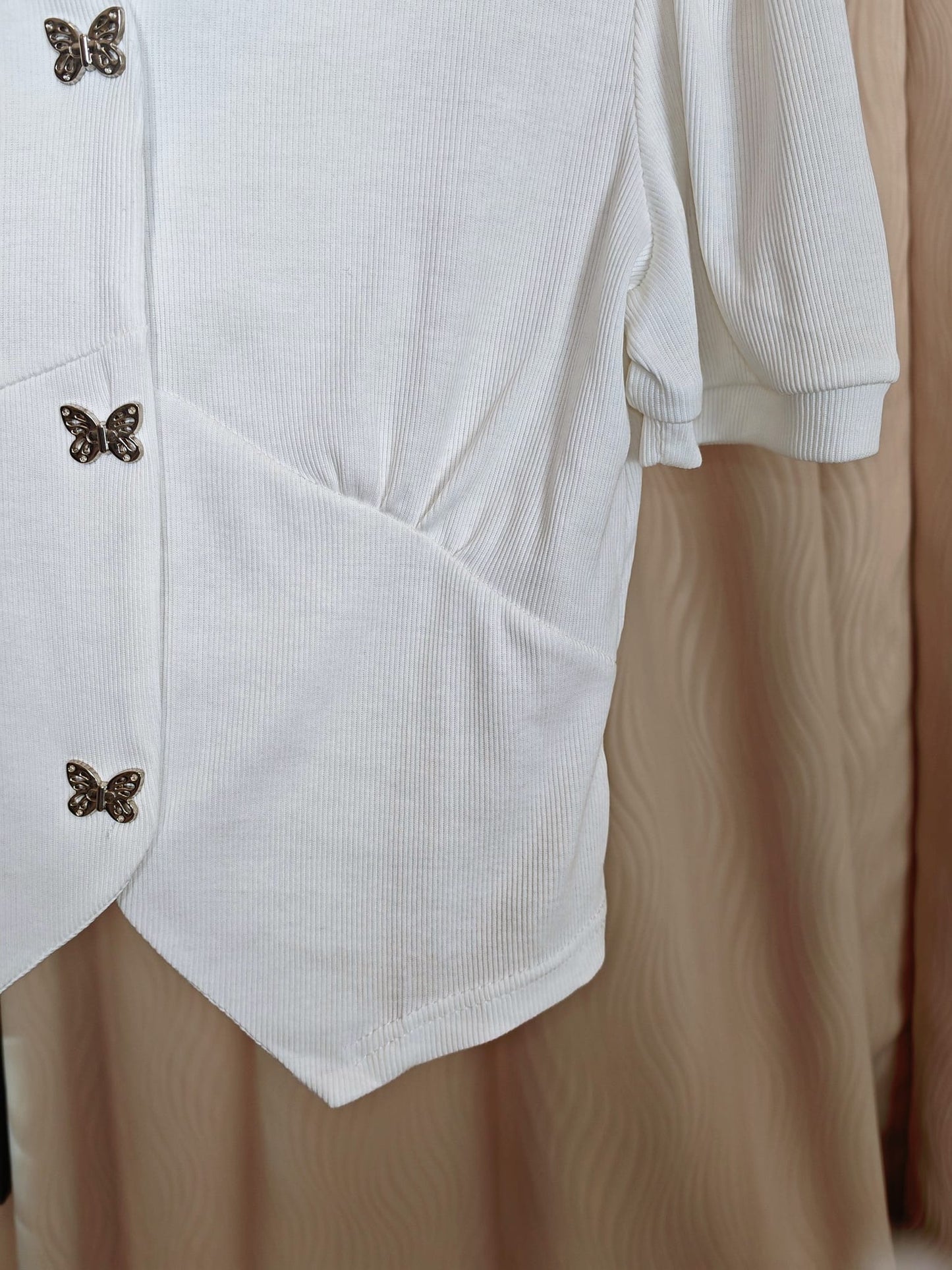 T4786 设计款V领 Short Sleeve Shirt