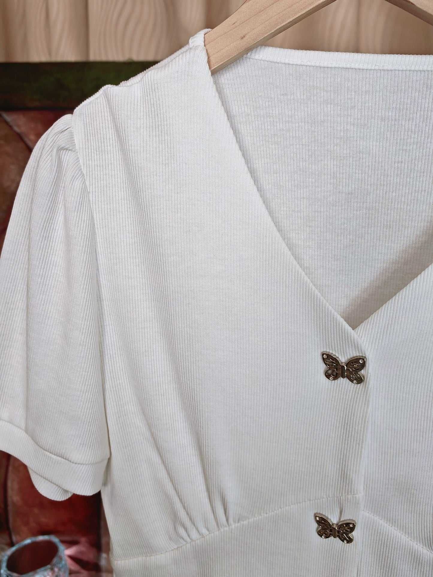 T4786 设计款V领 Short Sleeve Shirt
