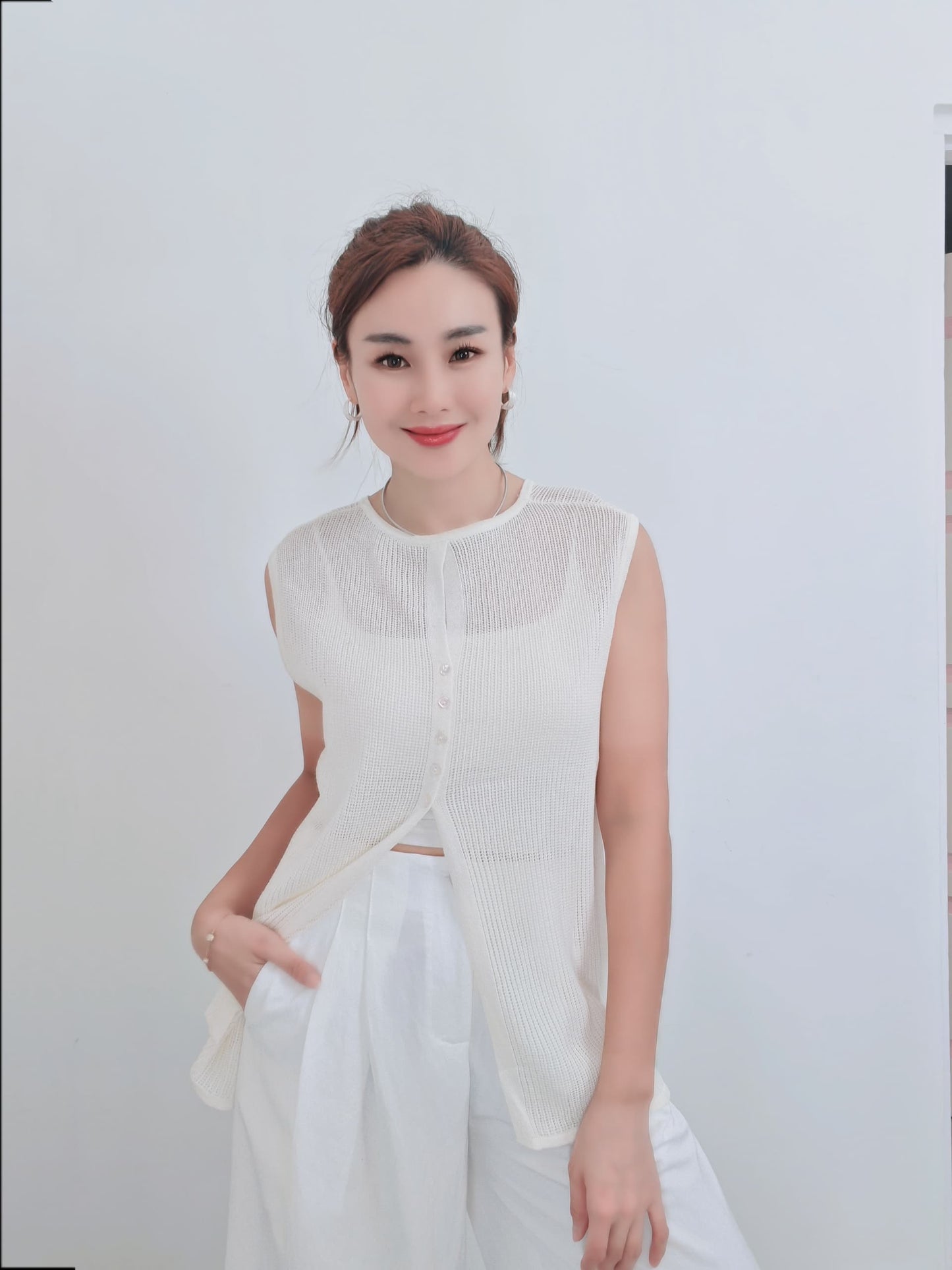 T6757 镂空 Sleeveless Top
