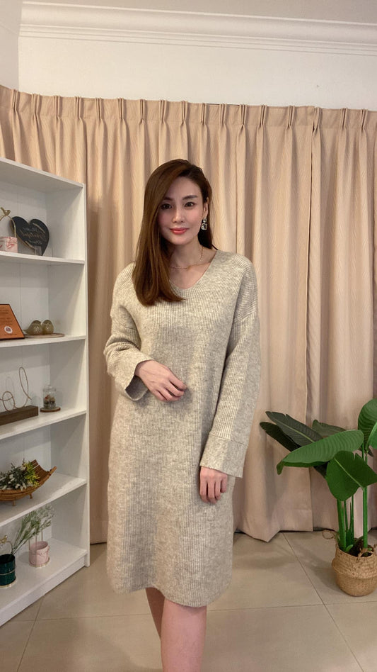 Lyc3382-V Neck Long Sleeve Knit Dress（Khaki）